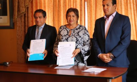 Municipalidad de Víctor Larco firma importante convenio con Essalud