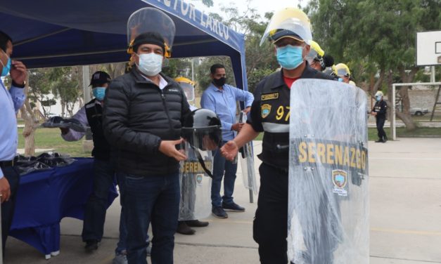 Entregan equipos de protección a serenos para control de ambulantes