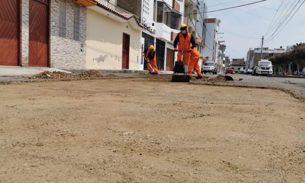 Ejecutamos recapeo de vías en Praderas y Jardines del Golf