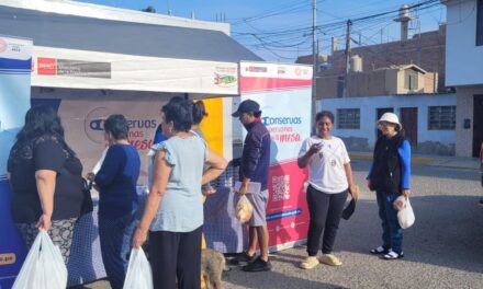 VECINOS VÍCTORLARQUENSES SE BENEFICIAN Y COMEN RICO CON ‘MI PESCADERÍA’